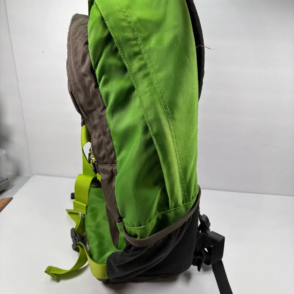 The North Face Skipper Backpack Green Brown Hiking Daypack School Outdoor Sport